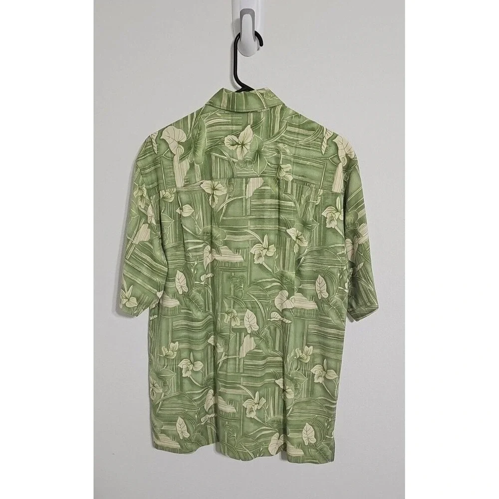 Tommy Bahama Hawaiian Short Sleeve Shirt Floral 100% Silk Men's Size M Aloha